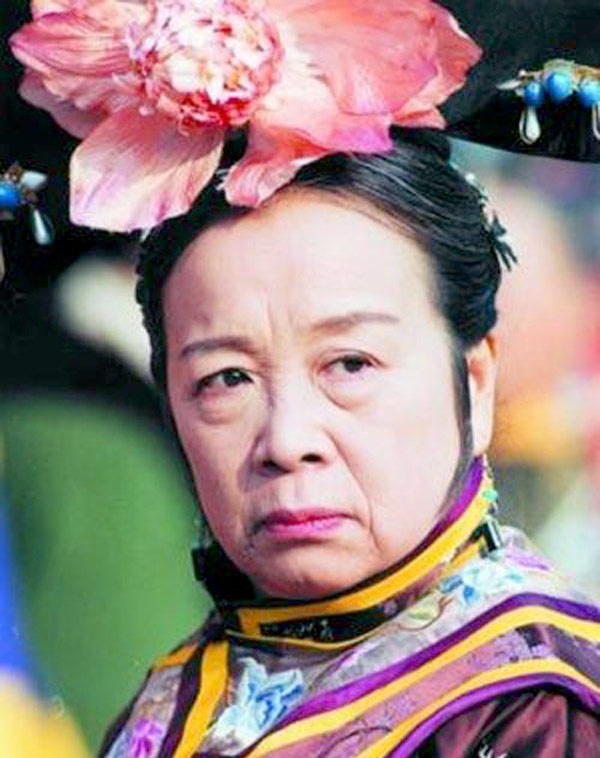 Gương mặt ấn tượng của Dung Ma Ma qua diễn xuất của nghệ sĩ Lý Minh Khải.
