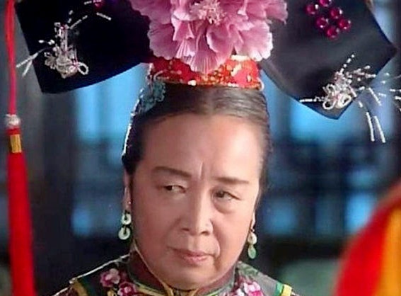 Dung Ma Ma ke chuyen bi mat hau truong ‘Hoan Chau cach cach’ hinh anh