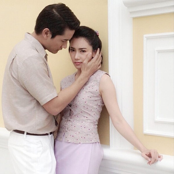 Vào ngày 16/12, fan Việt của Noon gặp lại cô trên màn ảnh TodayTV trong bộ phim Nước mắt hồng nhan, phát sóng lúc 19h hằng ngày. Trong tác phẩm này, Noon vào vai Yisa, một cung nữ tài sắc vẹn toàn nhưng gặp nhiều biến cố cuộc sống lẫn tình yêu. 