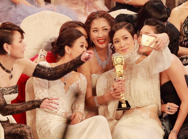 Xa Thi Man gianh 2 giai thuong TVB 2014 hinh anh