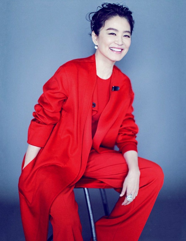 Cuộc sống nhàn nhã, hạnh phúc khiến Lâm Thanh Hà vẫn giữ được nhan sắc tươi trẻ. Mới đây bà khiến nhiều người ngỡ ngàng khi xuất hiện trên một tạp chí thời trang, không ai ngờ người mẫu xinh tươi lại vừa bước vào 60 tuổi hôm 3/11.