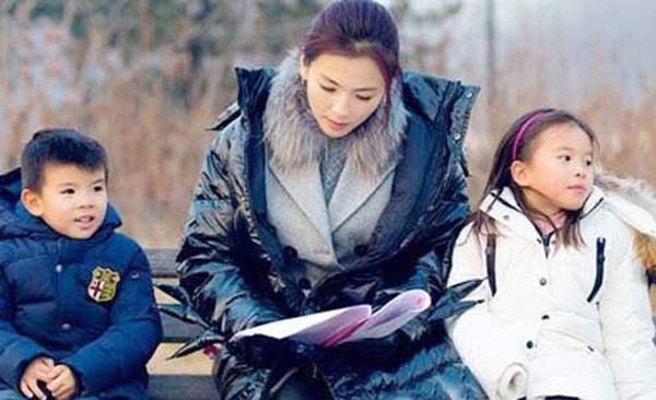 Lưu Đào và 2 con.