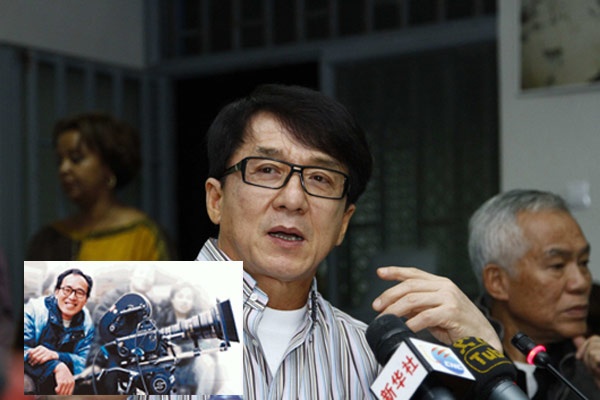 Ngày 17/12 vừa qua, đoàn phim Tuyệt địa đào vong (Skiptrace) do Thành Long đạo diễn kiêm đóng vai chính đã gặp bão khiến 8 người rơi xuống biển. 7 người trong số này đã tự bơi vào bờ, chỉ riêng nhà quay phim Trần Quốc Hùng mất tích, mãi hơn một tiếng đồng hồ sau lực lượng cứu hộ mới tìm thấy xác.