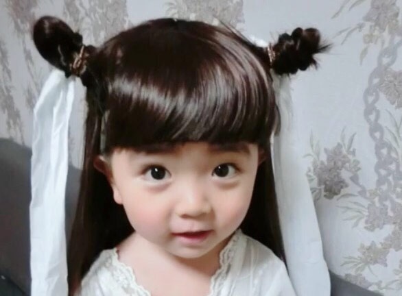 Tieu Long nu nhi gay sot dan mang hinh anh