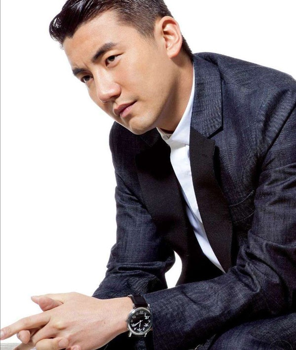 Cũng như Trần Trí Sân, Hồng Vĩnh Thành xuất thân là MC trong một số chương trình của TVB trước khi chuyển sang đóng phim. Được lăng xê nên tuy chưa đầy một năm diễn xuất nhưng anh chàng sinh năm 1983 này đã được ngồi “chiếu trên”, đóng vai nam thứ chính trong các phim Đơn luyến song thành, Tinh nhắn tình yêu, Rào cản tình yêu…