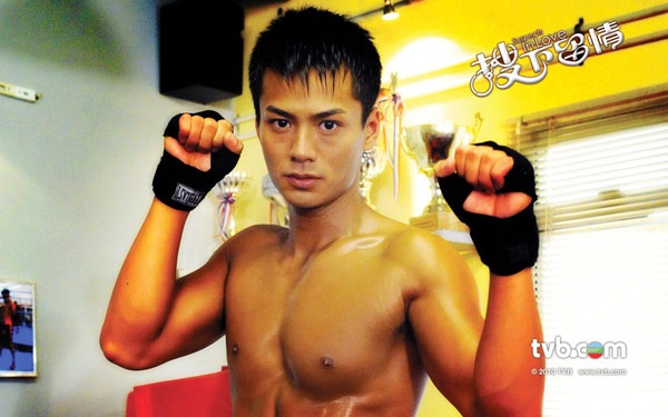 Năm 2008, La Trọng Khiêm chính thức về cộng tác TVB, được tích cực lăng xê, không phải qua giai đoạn chạy cờ. Rất nhanh, anh được khán giả yêu thích qua nhiều tác phẩm như Sứ mệnh 36 giờ, Phi hổ, Cuộc chiến của các siêu sao… và vừa lên vai nam chính trong bộ phim Xung tuyến. Bên lĩnh vực điện ảnh, La Trọng Khiêm cũng có nhiều cơ hội, sắp tới đây sẽ thể hiện vai Sa Tăng trong bộ phim bom tấn 3D Tây du ký - 3 lần đánh Bạch Cốt Tinh. Ngoài tài năng cá nhân, tên tuổi của anh còn đình đám nhờ mối tình chị-em với Dương Di.