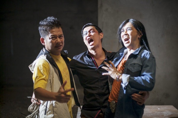 Huy Khánh và Tấn Beo đóng vai con nợ của Minh Thuận.