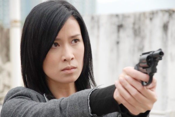 Năm 2008, Xa Thi Mạn tiếp tục khẳng định sức hấp dẫn của mình qua hình ảnh người phụ nữ hiện đại khi đảm nhận nhân vật cảnh sát cấp cao của lực lượng chống ma túy Mã Quốc Anh trong tác phẩm hình sự Bằng chứng thép 2 (2008). Cô cùng Trịnh Gia Dĩnh và Lâm Văn Long tạo nên mối tình tam giác phức tạp.