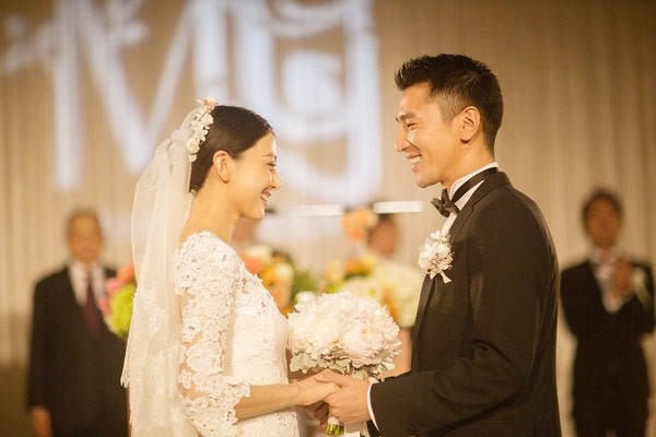 Nàng Chu Chi Nhược phiên bản 2003 Cao Viên Viên và kết hôn với nam diễn viên Triệu Hựu Đình tại Đài Loan vào ngày 28/11. Đây là một đoạn kết mỹ mãn cho một cuộc tình gặp khá nhiều thị phi khi chàng từng có một thời gian sống bên Canada nên tính tình khá phóng khoáng, có nhiều mối tình chớp nhoáng, lại nhỏ hơn nàng 5 tuổi.