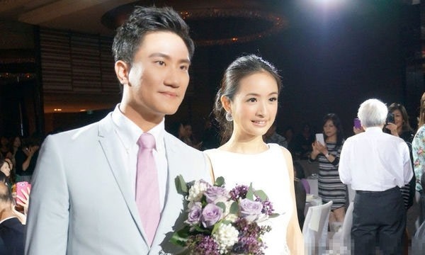 Ngày 29/10, lễ cưới của Lâm Y Thần và Lâm Vu Siêu sau 10 quen nhau và 2 năm yêu nhau đã diễn ra tại một khách sạn hạng sang ở Đài Bắc (Đài Loan), trong không khí ấm cúng và sự chúc phúc của 600 khách mời, trong đó có nhiều bạn bè nghệ sĩ thân thiết như Kha Chấn Đông, Trần Bách Lâm…
