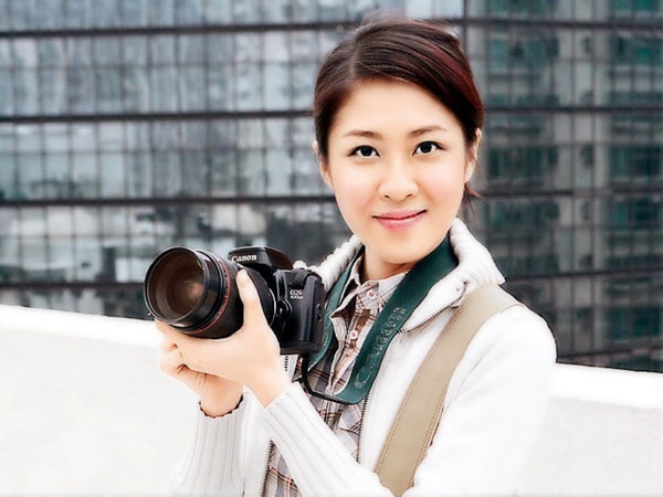 Mặc dù những nhân vật do Trần Mẫn Chi đảm nhận đều là vai phụ, vai thứ nhưng nhờ xuất hiện nhiều nên cô cũng được khán giả yêu thích. 3 năm trở lại đây, TVB đã tạo điều kiện cho Trần Mẫn Chi chứng tỏ mình, tạo ấn tượng tốt trong Tòa án lương tâm, Pháp võng truy kích, Mỹ nhân hành động, Điểm kinh thắng thủ… và gần đây là Sứ đồ hành giả. Mỹ nhân sinh năm 1979 vừa kết thúc cuộc tình marathon bằng một đám cưới lãng mạn ở đảo Bali (Indonesia) vào đầu tháng 10/2014.