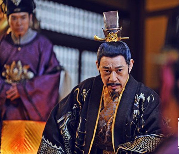 Bằng nét diễn bản lĩnh, nhẹ nhàng khi ở bên cạnh các mỹ nhân nhưng lại uy nghiêm lúc bàn chính sự, nhân vật Lý Thế Dân - vị Hoàng đế thứ 2 của triều đại nhà Đường trong Võ Mỵ Nương truyền kỳ đã đưa nam diễn viên 59 tuổi Trương Phong Nghị tìm lại thời hoàng kim của mình.