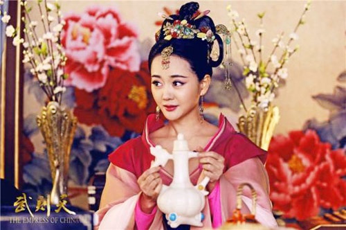 Có ngoại hình rất giống Trường Tôn Hoàng hậu, Trịnh Uyển Ngôn (Trương Định Hàm đóng) là Tiệp dư tam phẩm của Đường Thái Tông, được đưa vào cung với mục đích ám sát Lý Thế Dân. Lúc đầu thân thiết với Võ Mỵ Nương (Phạm Băng Băng đóng) và Từ Huệ (Trương Quân Ninh đóng) nhưng sau trở mặt, đứng về phía Tiêu Tường. Tập 5, Trịnh Uyển Ngôn muốn hãm hại Võ Như Ý nhưng không ngờ trúng độc của Ân Đức Phi.