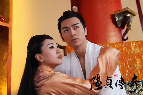 Nhân vật công chúa Lương quốc Tiêu Hoán Vân (Dương Dung đóng) trong phim Lục Trinh truyền kỳ (2013) và Trường Quảng Thân vương Cao Trạm có tình cảm với nhau. Tuy nhiên, vì vận mệnh của đất nước nên đành phải lấy Thường Sơn Thân vương - anh trai Cao Trạm, song trái tim nàng không bao giờ quên được hình bóng mối tình đầu, nhiều lần bảy tỏ dù đã là tẩu tẩu của chàng.