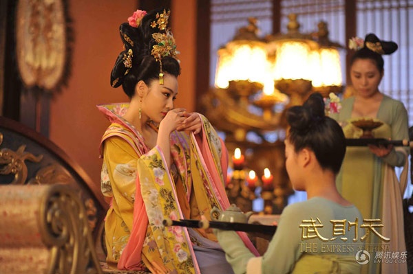 Sau Lý Mạc Sầu trong Thần điêu đại hiệp 2014, Tiêu Thục Phi là vai giúp Trương Hinh Dư tạo dấu ấn diễn xuất. Mỹ nhân sinh năm 1987 đã chứng tỏ mình không chỉ có ngoại hình sexy mà còn là một nữ diễn viên thực tài.