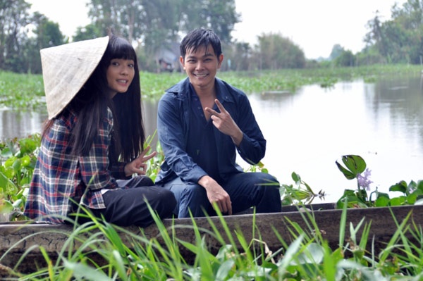 Tuy giận con nhiều nhưng ông Sáu bảnh vẫn quyết định sẽ đưa cháu ngoại đến nhận họ hàng bên nội. Cùng lúc đó, ông tiến hành việc hôn nhân cho Mót và cậu con rể tương lai mà ông đã chọn. Anh con rể tương lai ấy không ai khác chính là Được, con trai ông Năm cự, anh chàng nghĩa hiệp nhưng nhát gái đem lòng thương Rồi trên chuyến xe về quê.