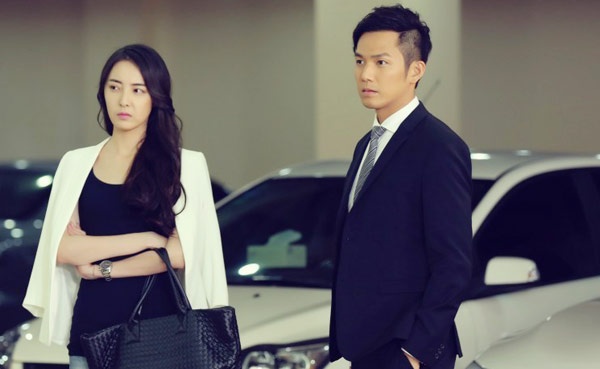 Phim phát sóng, Chung Hán Lương có thể thở phào nhẹ nhõm khi Hà Dĩ Thâm của anh được khán giả đón nhận, khen ngợi. Anh tiết lộ: “Ngày nào tôi cũng lên mạng xem phản ứng của mọi người và rất vui vì không bị chỉ trích”. 