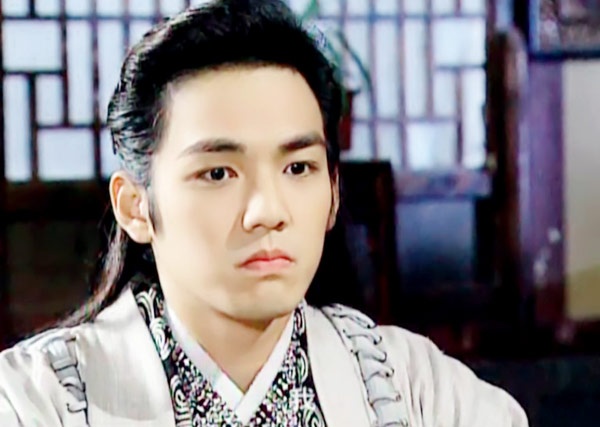 Khi công việc đóng phim đang phát triển tốt đẹp thì Chung Hán Lương bất ngỡ rẽ ngang lĩnh vực âm nhạc, thành công ngay album đầu tay Orea phát hành năm 1995 tại thị trường Đài Loan. Anh từng được xem là một trong Tứ tiểu thiên vương xứ Đài, là đối thủ của Kim Thành Vũ, Ngô Kỳ Long, Lâm Chí Dĩnh… Năm 1998, sau khi kết thúc hợp đồng với Công ty đĩa hát BMG, Chung Hán Lương chuyển hướng sự nghiệp sang Trung Quốc, song song ca hát và đóng phim, tạo ấn tượng với nhân vật Truy Mệnh trong tác phẩm võ hiệp Tứ đại danh bổ hội kinh sư, diễn cùng tài tử Hàn Quốc Cha In Pyo, Tưởng Cần Cần, Vương Diễm…