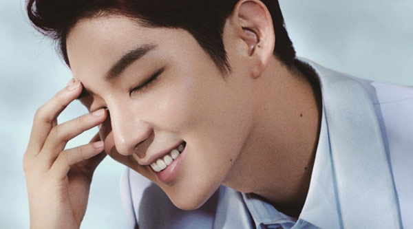 Vẻ đẹp của Lee Jun Ki khiến nhiều cô gái ganh tỵ.