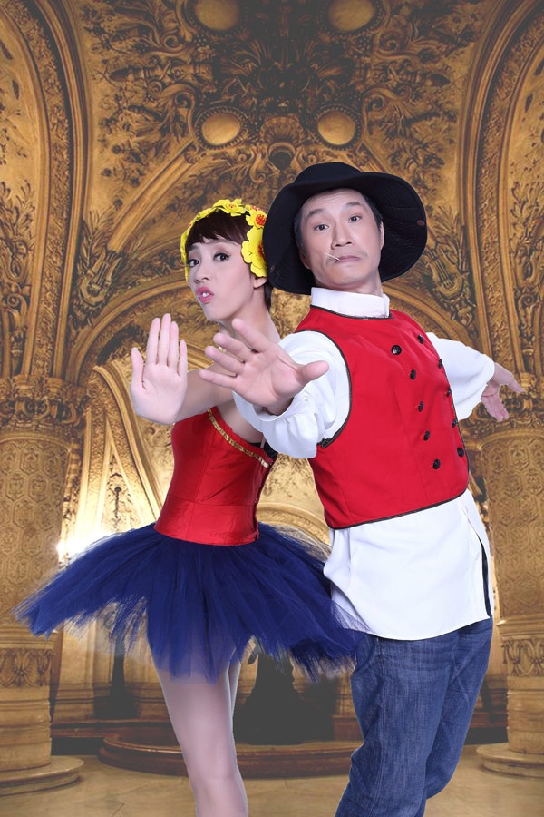 Tác phẩm được thực hiện bởi ê kíp: nhiếp ảnh gia Phan Thành Cân, trang điểm Ranran, tạo mẫu tóc Lâm Nguyên và trang phục của NTK Việt Hùng.