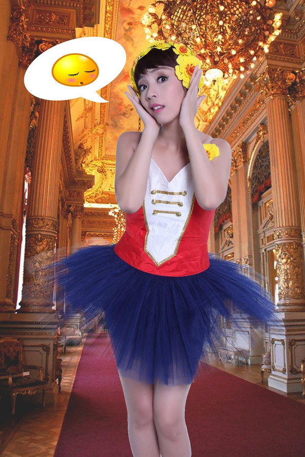 Bởi Thu Trang hiện đang là gương mặt hài rất được giới trẻ yêu thích, là thỏi nam châm của Sân khấu Thế giới trẻ (TP.HCM) qua những vai tưng tửng, lắm lời và kỳ cục.