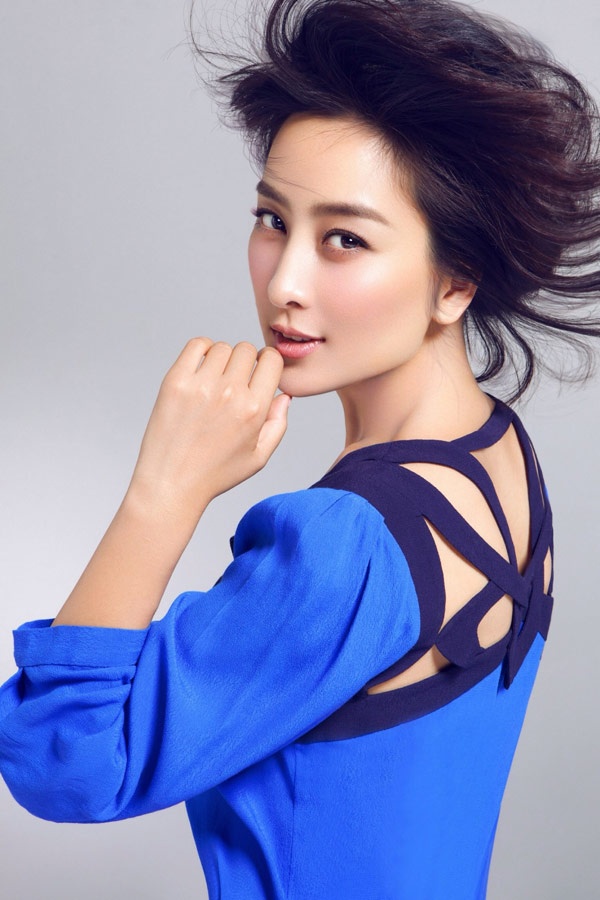 Xuất thân trường múa, sau đó có một thời gian làm người mẫu, Mã Tô chính thức bước vào trường quay khi tham gia bộ phim Đại Đường phi ca. Tuy không phải là tên tuổi đình đám nhưng mỹ nhân sinh năm 1981 liên tục có vai, phim nối phim. Cô được khán giả yêu thích qua Bích huyết kiếm, Ngô Thừa Ân và Tây du ký, Thanh niên Bắc Kinh, Tân Bạch Phát ma nữ, Long môn tiêu cục… Sắp tới đây, Mã Tô sẽ tranh tài tranh sắc với nàng Chân Hoàn - Tôn Lệ trong phim Mỵ Nguyệt truyện.