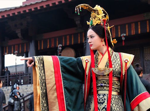 Bom tan moi cua nang 'Chan Hoan' hua hen tao sot hinh anh