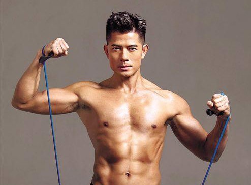 Quach Phu Thanh luyen co bap cho vai Ton Ngo Khong hinh anh