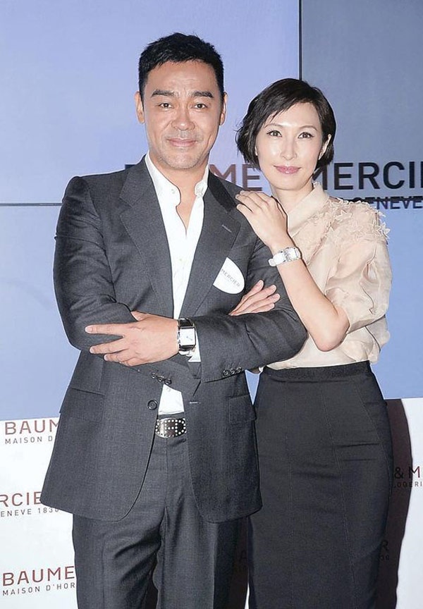 Quen nhau lúc đóng chung bộ phim TVB Đại thời đại (1992), nam diễn viên Lưu Thanh Vân đã dìu Hoa hậu Hong Kong 1991 Quách Ái Minh đi qua khoảng thời gian hơn 20 năm một cách bình an và hạnh phúc. Vì vậy, nàng sẵn sàng rút khỏi màn ảnh, trở về căn bếp gia đình để chàng an tâm làm việc.