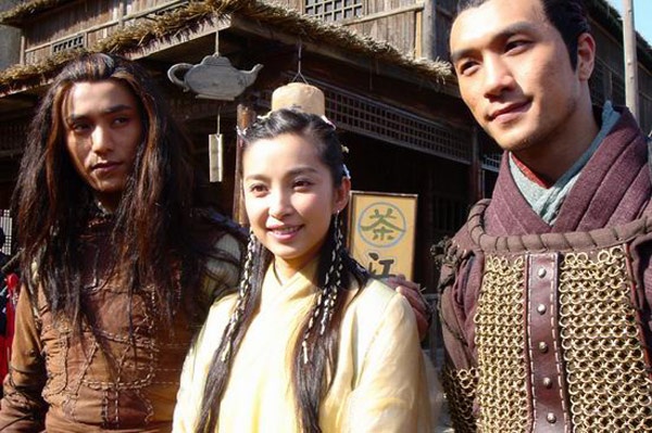 Lý Băng Băng và Trần Khôn lần đầu tiên gặp nhau khi tham gia bộ phim truyền hình võ hiệp Trường kiếm tương tư (2004), chuyển thể theo tiểu thuyết cùng tên của nhà văn Đài Loan Tiêu Dật.