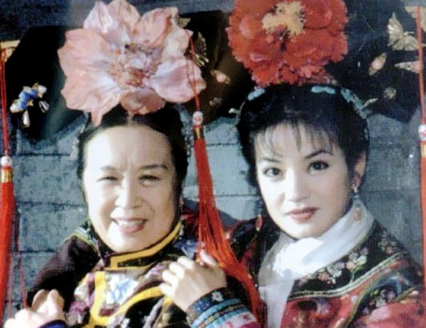 Triệu Vy - Tiểu Yến Tử và Lý Minh Khải - Dung Ma Ma cách đây 17 năm.