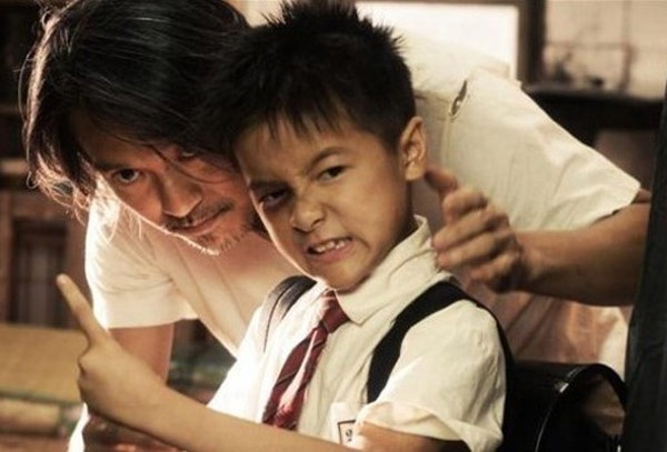 Từ Kiều và Châu Tinh Trì trong phim Siêu khuyển thần thông.