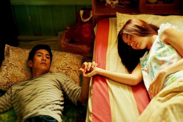 Trong một lần xảy ra chuyện, Pitcha phải nhập viện. Tai nạn bất ngờ khiến gia đình Patin phát hiện ra Pitcha không mang cùng nhóm máu với họ. Pan và Pitcha được đưa trở lại gia đình thực của mình. Patin được gia đình đưa sang Mỹ, cách xa Pitcha từ đó.