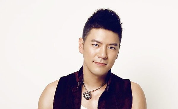 Nam diễn viên Trung Quốc sinh năm 1978 đã mang lại cho ông vua nổi tiếng văn võ song toàn nhưng dâm đãng, chết mê nhan sắc của Đát Kỷ một sức sống mới, hiện đại và quyến rũ hơn.