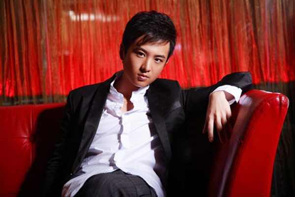 Lại được thể hiện bởi nam diễn viên đẹp trai Trương Địch, nhân vật nhanh chóng trở thành “Bạch mã hoàng tử” của nhiều khán giả nữ.