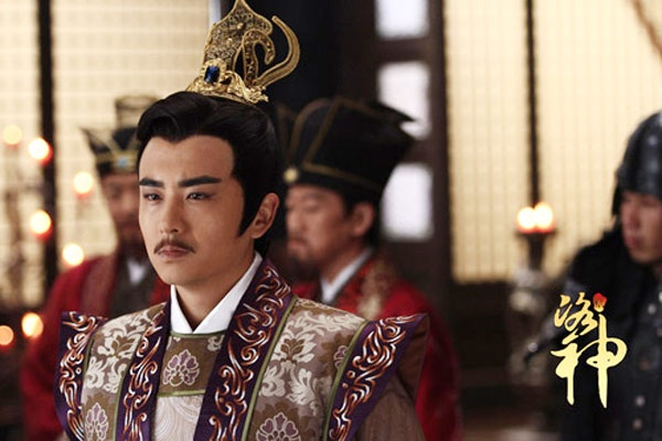 Cơ Phát - người sau này lật đổ vua Trụ tàn bạo của nhà Thương, sáng lập nhà Tây Chu được miêu tả trong phim Phong thần anh hùng bảng 2 được xây dựng như một anh hùng, hữu dũng hữu mưu. 