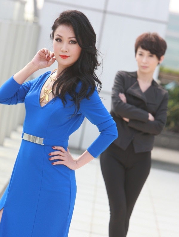 Lương Tiểu Băng vẫn quyến rũ ở tuổi 45.