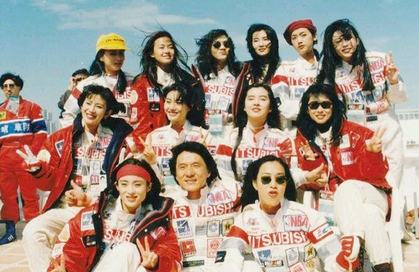 Thời trẻ, mỹ nhân luôn vây quanh Thành Long.