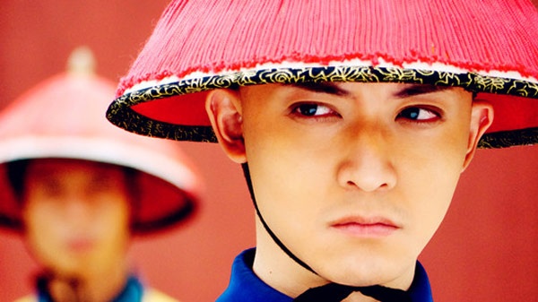 Thái giám sắc xảo nhất chính là Vương công công do Trần Uy Hàn đóng trong bộ phim truyền hình Thâm cung điệp ảnh. Đây là vai diễn đầu tiên của ngôi sao Đài Loan sinh năm 1987 nổi bật với hàng lông mày rậm, trên màn ảnh Trung Quốc.