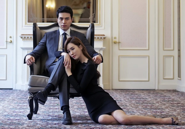 Phim đang lần đầu tiên phát sóng tại Việt Nam trên kênh HTV2 lúc 20h thứ hai đến thứ sáu hàng tuần