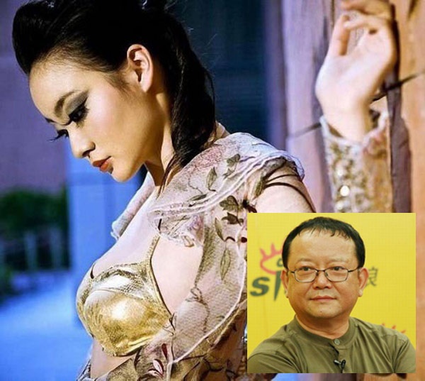 Vương Cương - người được biết đến là “chuyên gia” đóng vai tham qua Hòa Thân trên màn ảnh nhỏ Trung Quốc có một cô con gái tên Vương Đình Đình sinh năm 1979. Cô từng gây sốt trên mạng với bộ ảnh gợi cảm nhưng lại không nối nghiệp cha. Hiện tại, Vương Đình Đình là họa sĩ tranh sơn dầu, đang sống tại Anh quốc.