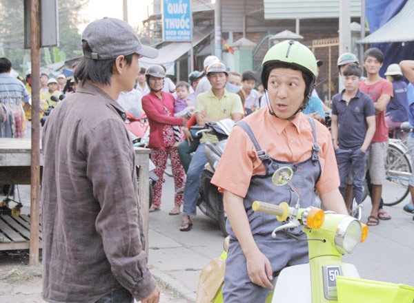 Khán giả bu đông trong một cảnh quay của Lý Hải và Trường Giang.