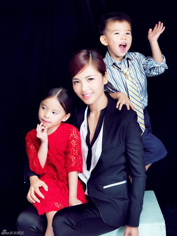 Trái với những dư đoán cho rằng cô sẽ “bỏ của chạy lấy người”, Lưu Đào vẫn ở bên cạnh Vương Kha, kéo anh thoát khỏi lưỡi hái tử thần.