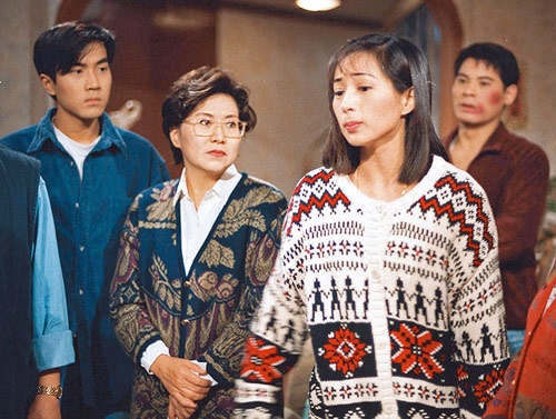 Năm 1990, sau 5 năm sang định cư bên Canada, Lý Tư Kỳ trở về phim trường TVB, bắt đầu giai đoạn thứ 2 của sự nghiệp với hàng loạt vai người mẹ. Có thể nhắc đến là người mẹ trong series Nghĩa nặng tình thâm (1995-1999), Sóng gió gia tộc (2007), Lấy chồng giàu sang (2008), Cư luân (2013) hay gần đây là Nội gián ATF…