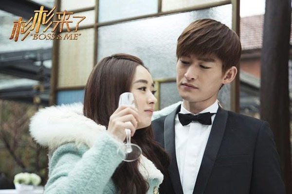 Tuy lần đầu tiên đóng chung, song đôi diễn viên trẻ này đã tạo nên cơn sốt, trở thành bộ phim truyền hình thần tượng ăn khách trên mạng. Nếu Trương Hàn ấn tượng với nét diễn cao ngạo, lạnh lùng của Đằng Phong thì Triệu Lệ Dĩ có phần ngốc nghếch qua hình ảnh Sam Sam.