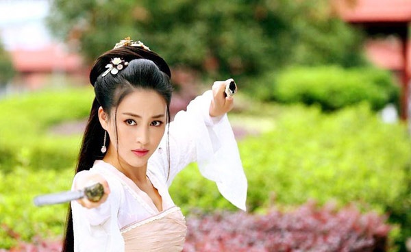 Sau Hoa tư dẫn - Thế nhất an, Can Đình Đình còn 4 tác phẩm truyền hình đang chờ lịch phát sóng, trong đó đáng chú ý nhất là nhân vật nổi tiếng Thẩm Bích Quân trong phiên bản mới của Tiêu Thập Nhất Lang.