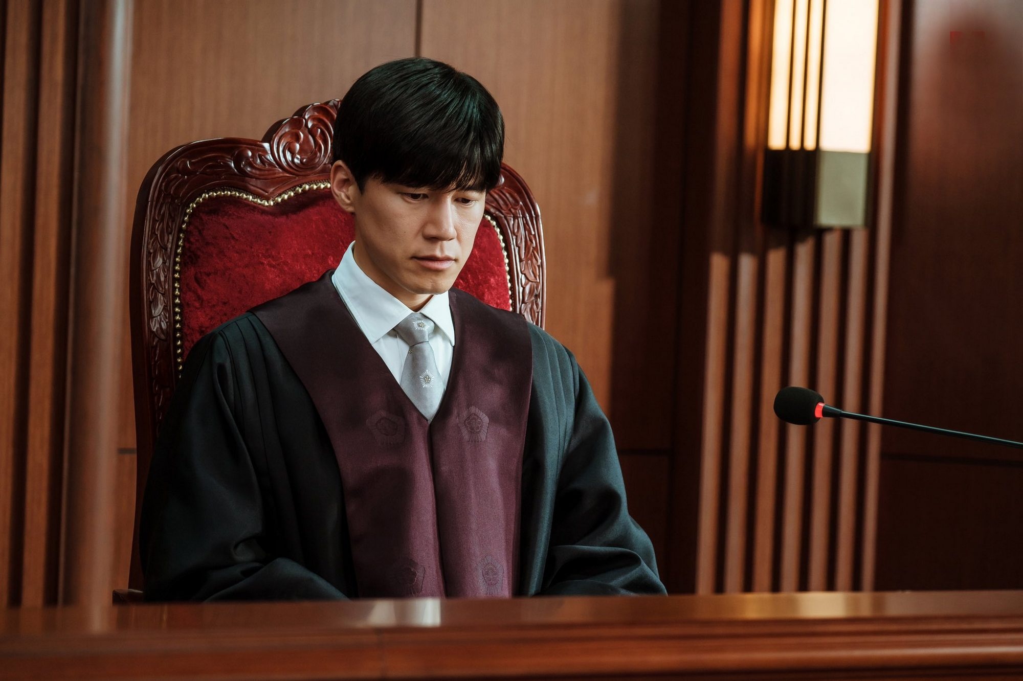 Toa an vi thanh nien anh 8