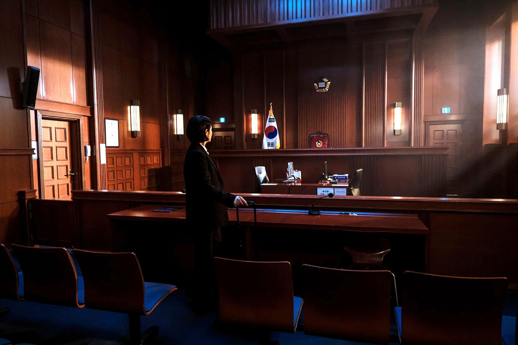 Toa an vi thanh nien anh 6