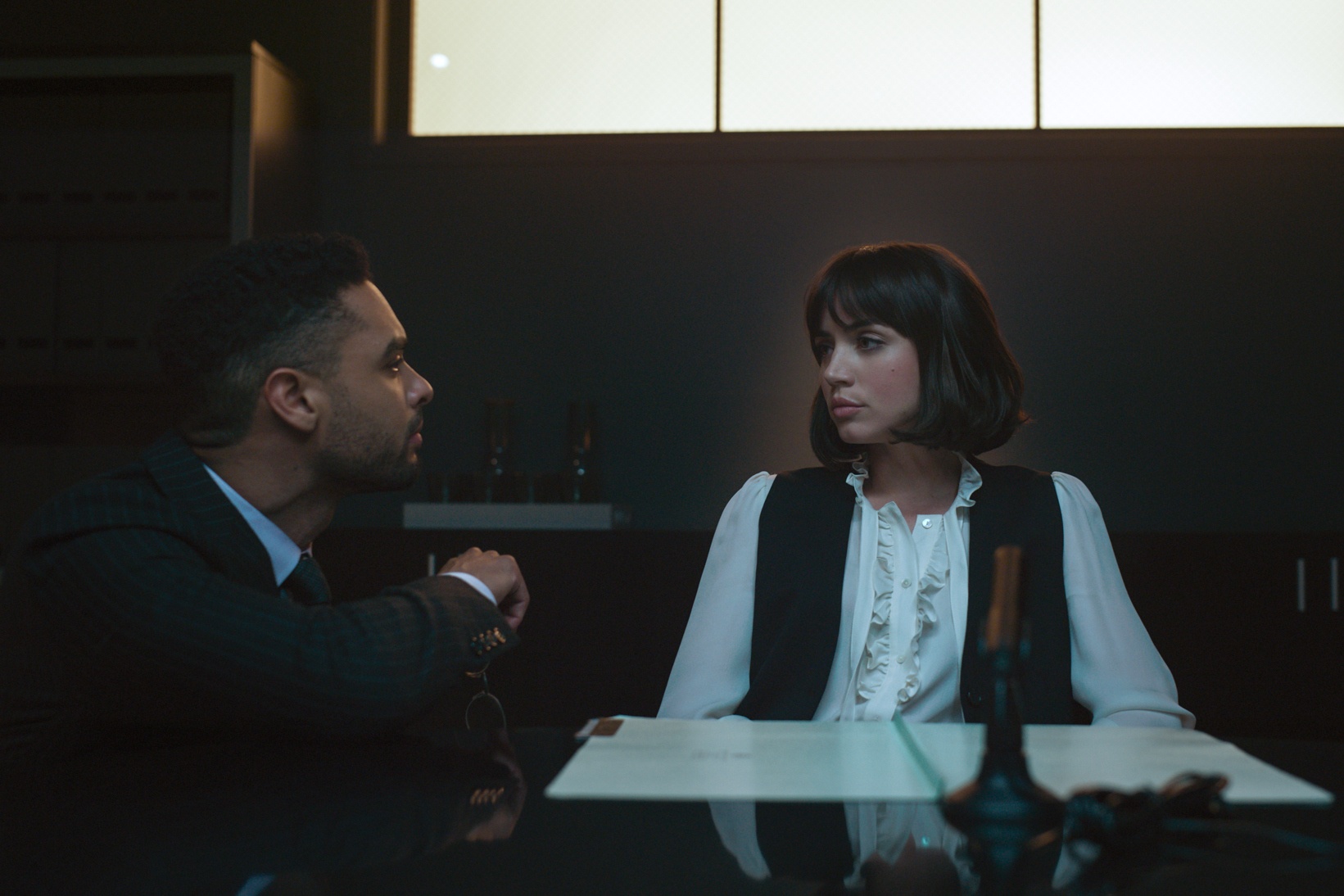 review The Gray Man anh 12