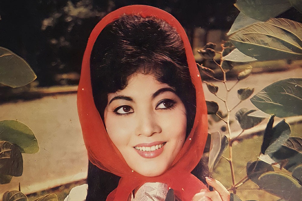 Tham Thuy Hang hoan toan an cu, kin tieng nhung nam cuoi doi hinh anh